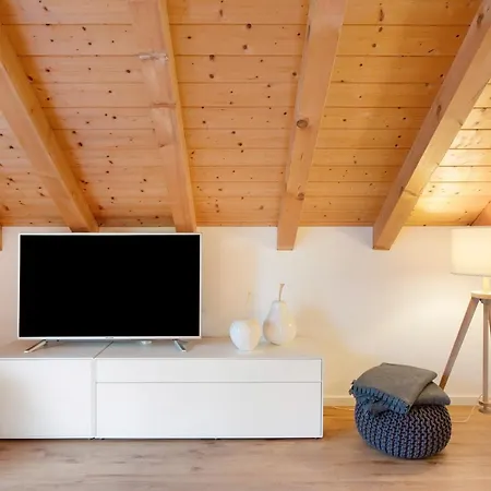 Gutenburghuesli Mit Garten Am Fluss *