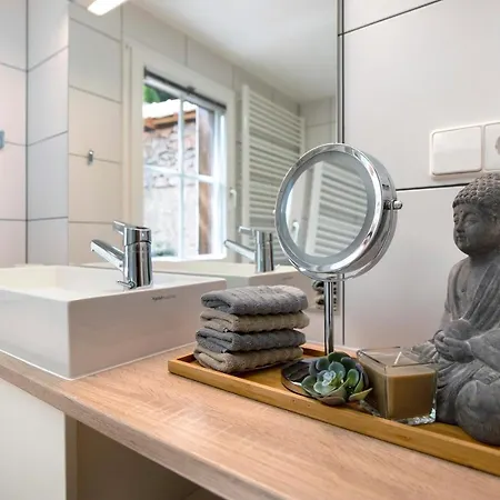 Gutenburghuesli Mit Garten Am Fluss *