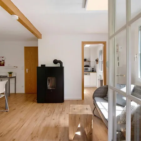 Gutenburghuesli Mit Garten Am Fluss Feriehus Weilheim