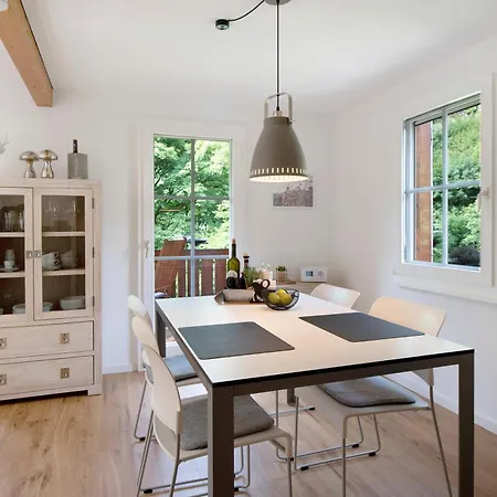 Feriehus Gutenburghuesli Mit Garten Am Fluss *