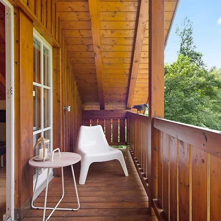 Feriehus Gutenburghuesli Mit Garten Am Fluss