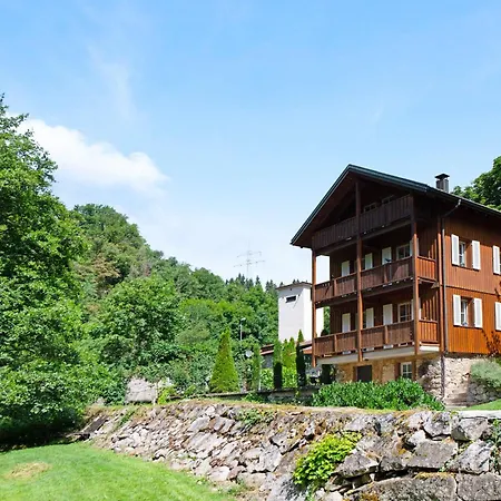 Gutenburghuesli Mit Garten Am Fluss *